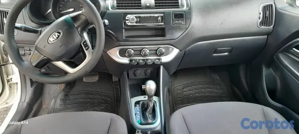 2016 Kia Rio — foto 3 / 4