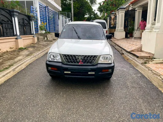 2002 Mitsubishi L200