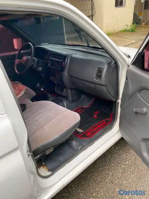 2002 Mitsubishi L200 — foto 7 / 8