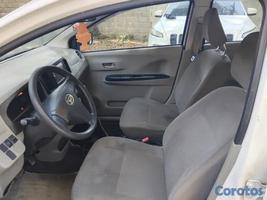 2017 Daihatsu Mira — foto 2 / 6