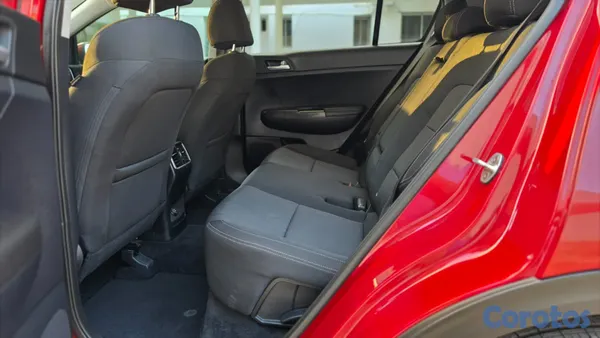 2020 Kia Sportage — foto 7 / 16