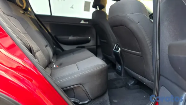 2020 Kia Sportage — foto 8 / 16