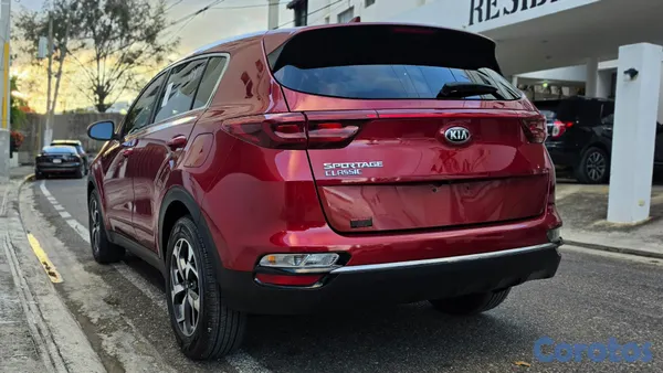 2020 Kia Sportage — foto 14 / 16