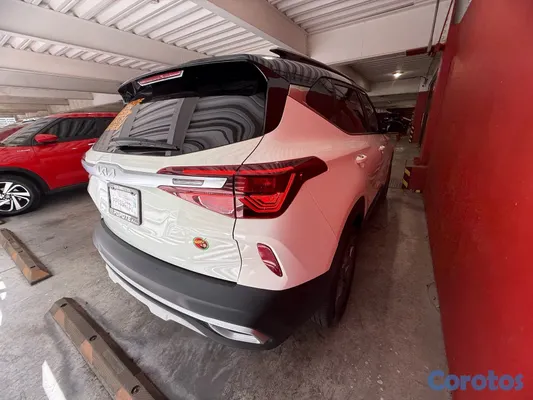 2022 Kia Seltos — foto 3 / 4