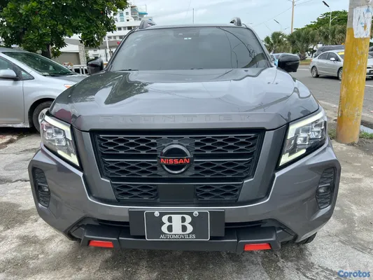 2023 Nissan Frontier — foto 2 / 10