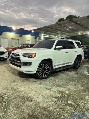 2021 Toyota 4 Runner — foto 2 / 10
