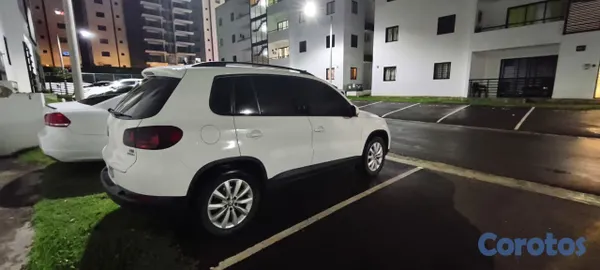 2013 Volkswagen Tiguan — foto 2 / 6