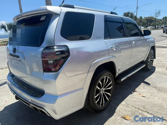 2019 Toyota 4 Runner — foto 2 / 10