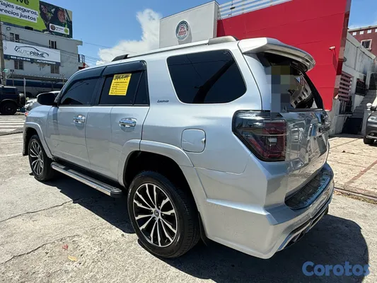 2019 Toyota 4 Runner — foto 4 / 10