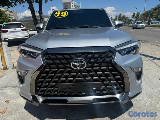 2019 Toyota 4 Runner — foto 9 / 10