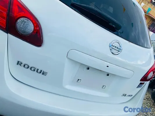 2010 Nissan Rogue — foto 14 / 14