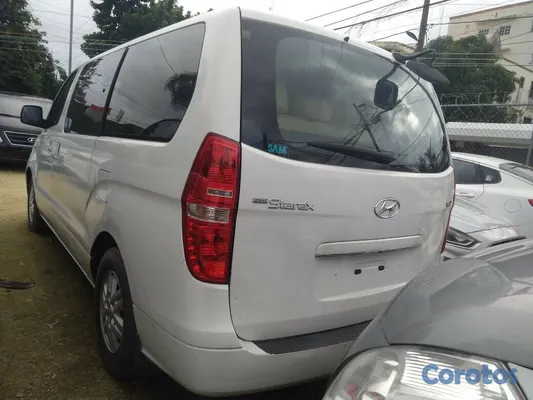 2017 Hyundai Grand Starex — foto 3 / 8