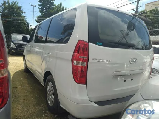 2017 Hyundai Grand Starex — foto 5 / 8
