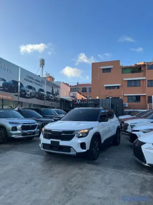 2025 Kia Seltos — foto 1 / 9