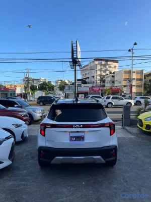 2025 Kia Seltos — foto 5 / 9