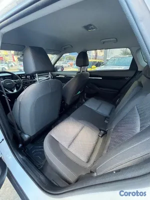 2025 Kia Seltos — foto 6 / 9