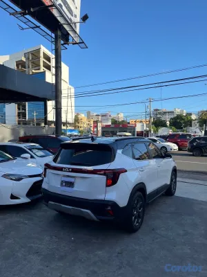 2025 Kia Seltos — foto 7 / 9