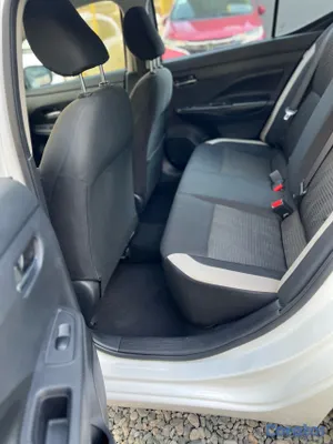 2020 Nissan Versa — foto 5 / 7