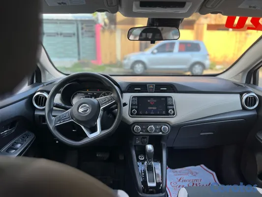 2020 Nissan Versa — foto 6 / 7