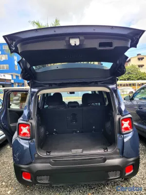 2020 Jeep Renegade — foto 7 / 12