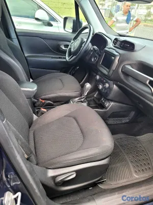 2020 Jeep Renegade — foto 9 / 12