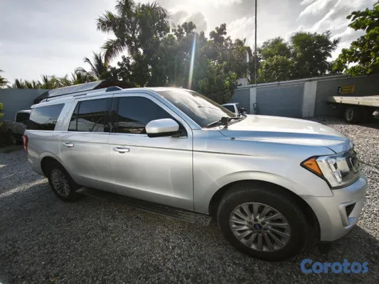 2018 Ford Expedition — foto 2 / 9