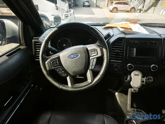 2018 Ford Expedition — foto 5 / 9