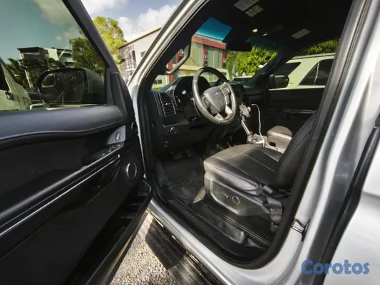 2018 Ford Expedition — foto 6 / 9