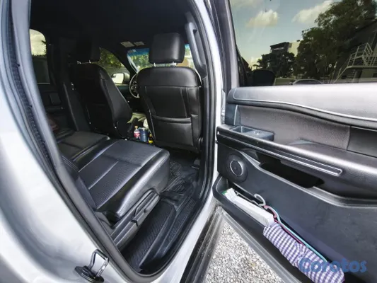 2018 Ford Expedition — foto 7 / 9