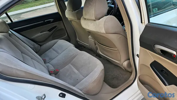 2010 Honda Civic — foto 6 / 10