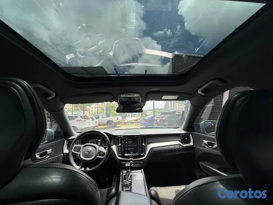 2019 Volvo Xc60 — foto 8 / 15