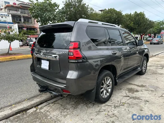 2019 Toyota Land Cruiser Prado — foto 6 / 13