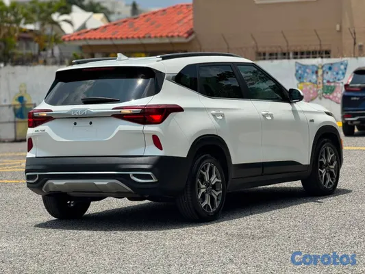 2022 Kia Seltos — foto 8 / 10