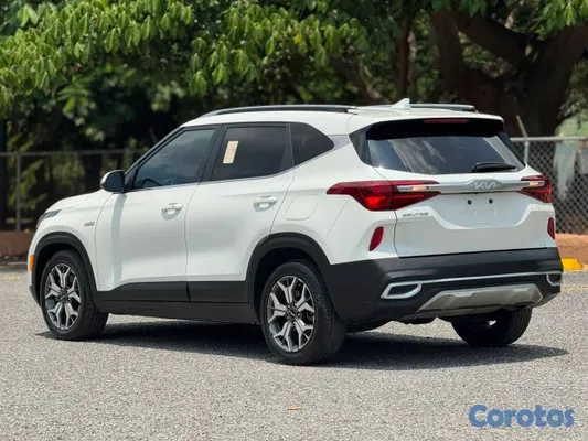 2022 Kia Seltos — foto 9 / 10