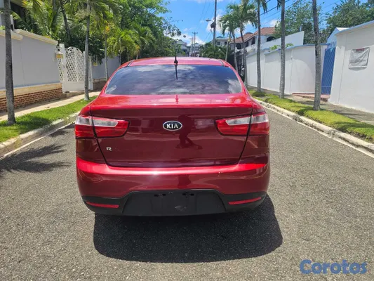 2015 Kia Rio — foto 5 / 8