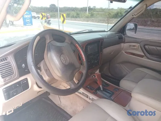 2000 Toyota Land Cruiser — foto 8 / 11