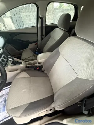 2012 Ford Focus — foto 3 / 17