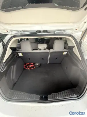 2012 Ford Focus — foto 10 / 17