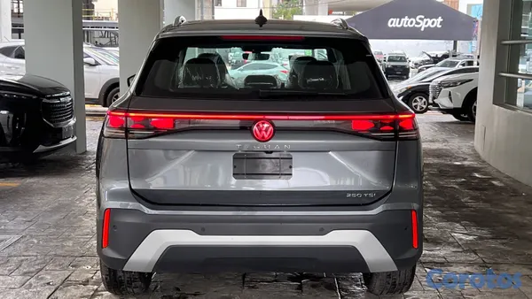 2026 Volkswagen Tiguan — foto 8 / 12