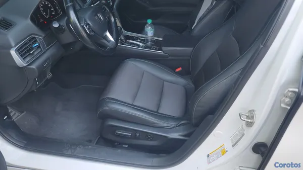 2020 Honda Accord — foto 8 / 10