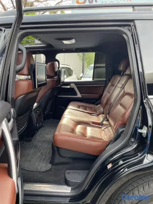 2019 Toyota Land Cruiser — foto 5 / 9