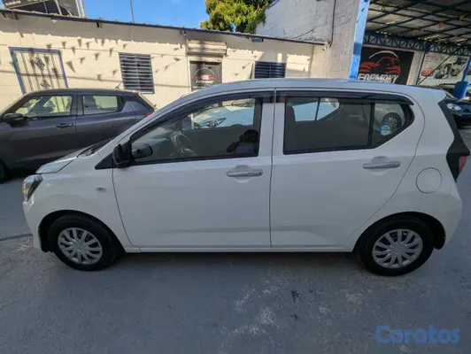 2019 Toyota Pixis — foto 4 / 10