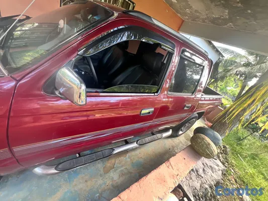 1998 Toyota Hilux — foto 5 / 8