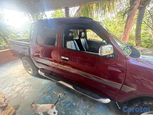 1998 Toyota Hilux — foto 6 / 8