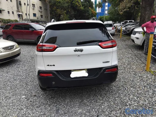 2016 Jeep Cherokee Latitude — foto 2 / 8