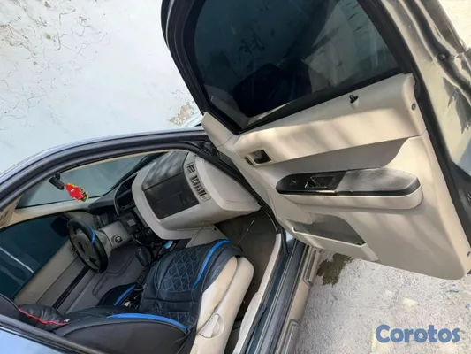 2008 Ford Escape — foto 4 / 5