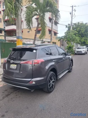 2017 Toyota Rav-4 — foto 13 / 26