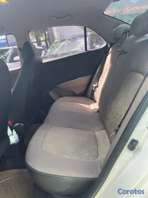 2015 Hyundai Grand I 10 — foto 4 / 10
