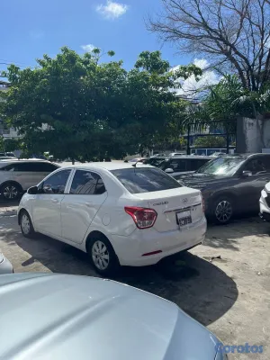 2015 Hyundai Grand I 10 — foto 7 / 10