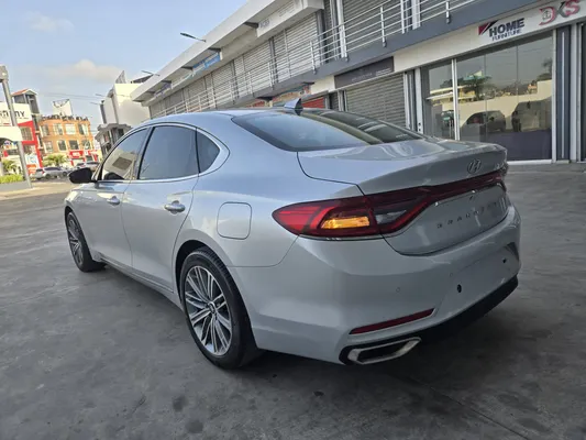 2020 Hyundai Grandeur — foto 5 / 10
